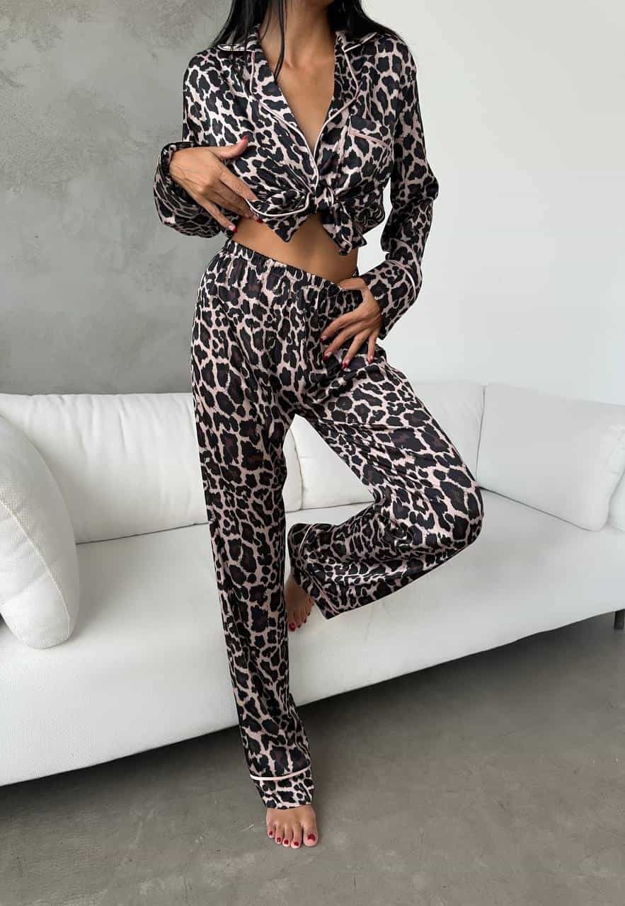 Leopar Desenli Ipek Saten Pijama Takımı